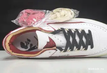 RETRO 2 LOW SP JORDAN RED OF 0608